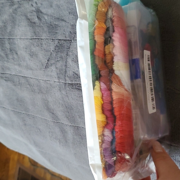 NEW. Magic Embroidery/Punch needle set - Picture 3 of 3